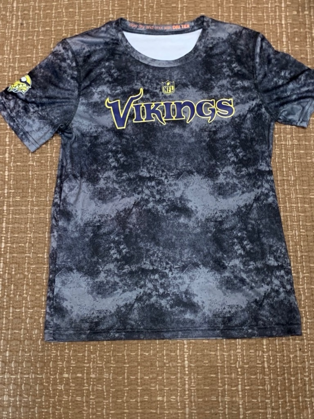Vikings Men's Black & Gray Short Sleeve Performance Tee